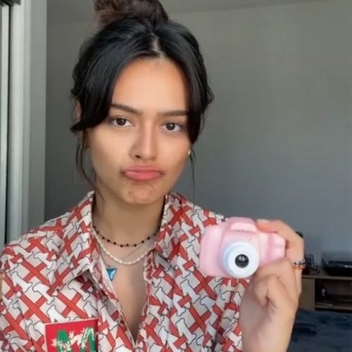 Kids Digital Camera with 32 GB Card – 3 MP Photos, 1080p Video & Fun Games (Pink)