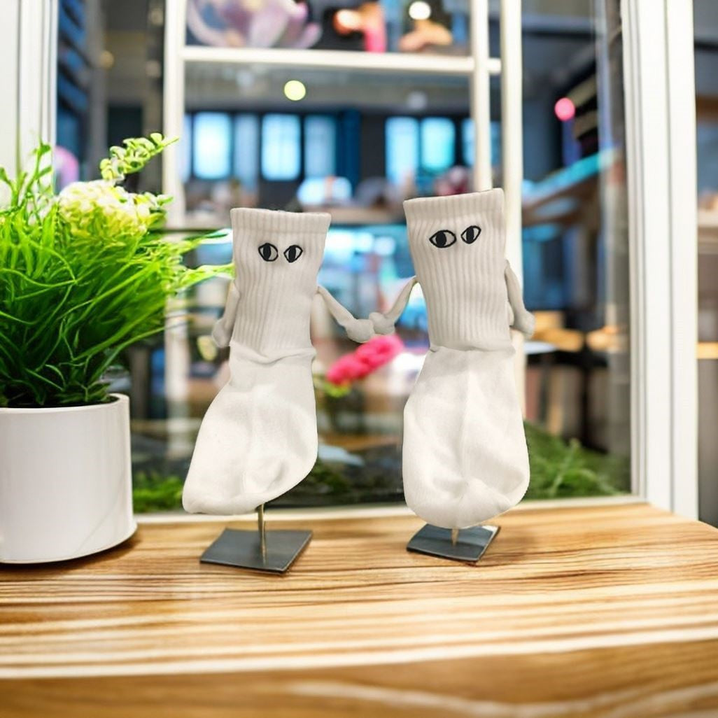Magnetic Holding Hands Couple Socks with 3D Eyes | Funny Hand-Holding Socks Gift for Couples
